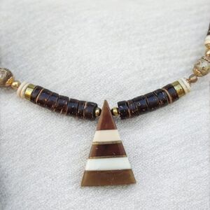 Vintage Santo Dominog Stone And Shell Heishi Necklace